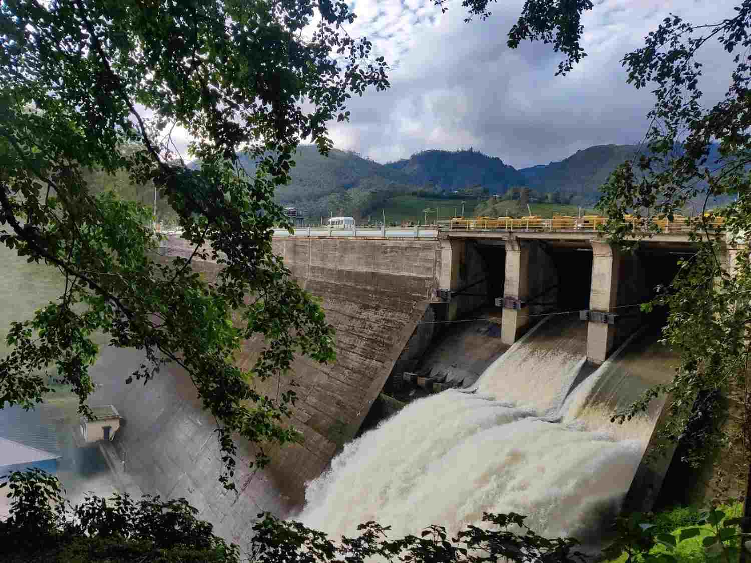 Sengulam Dam Munnar: Boating, Views & Things to Do